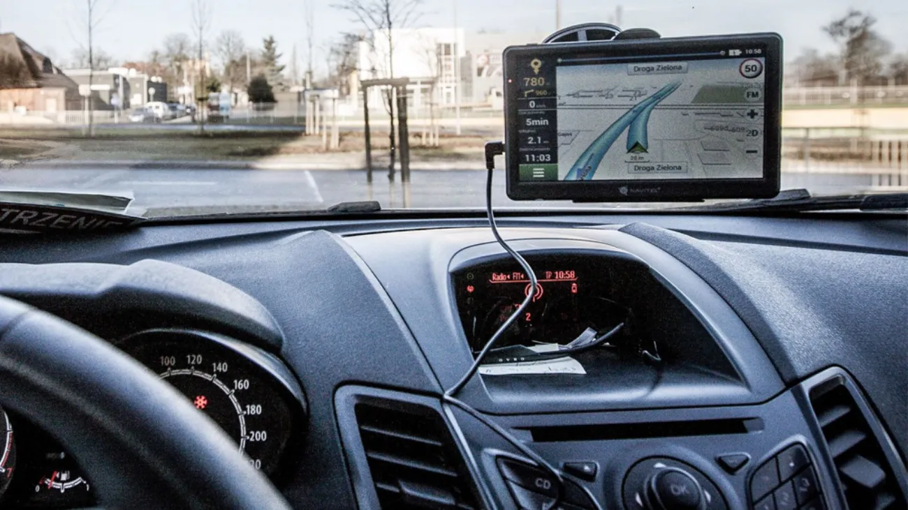 GPS navigace umstena v aute