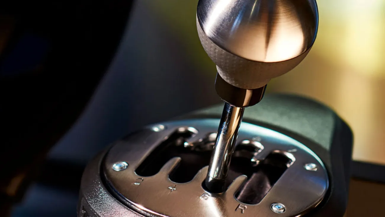 Řadic pka Thrustmaster TH8A.