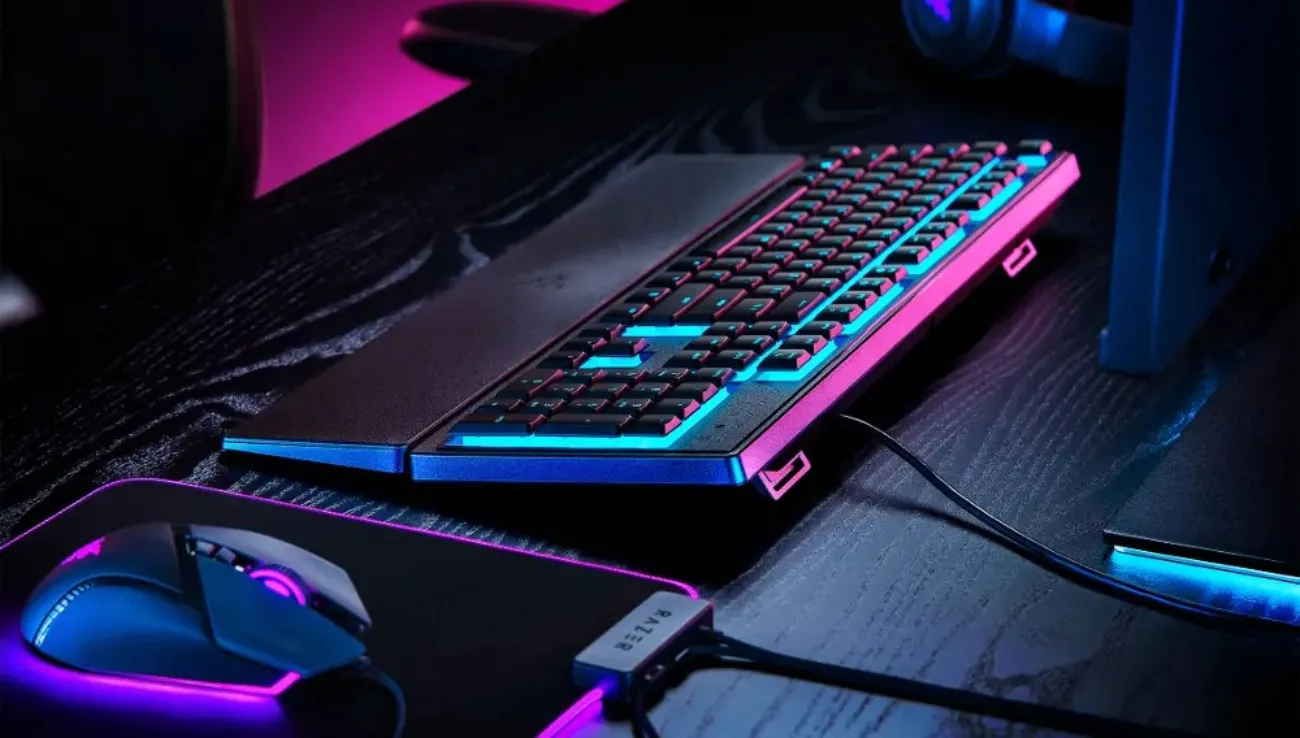 Herní klávesnice Razer Ornata V3 X Black US.