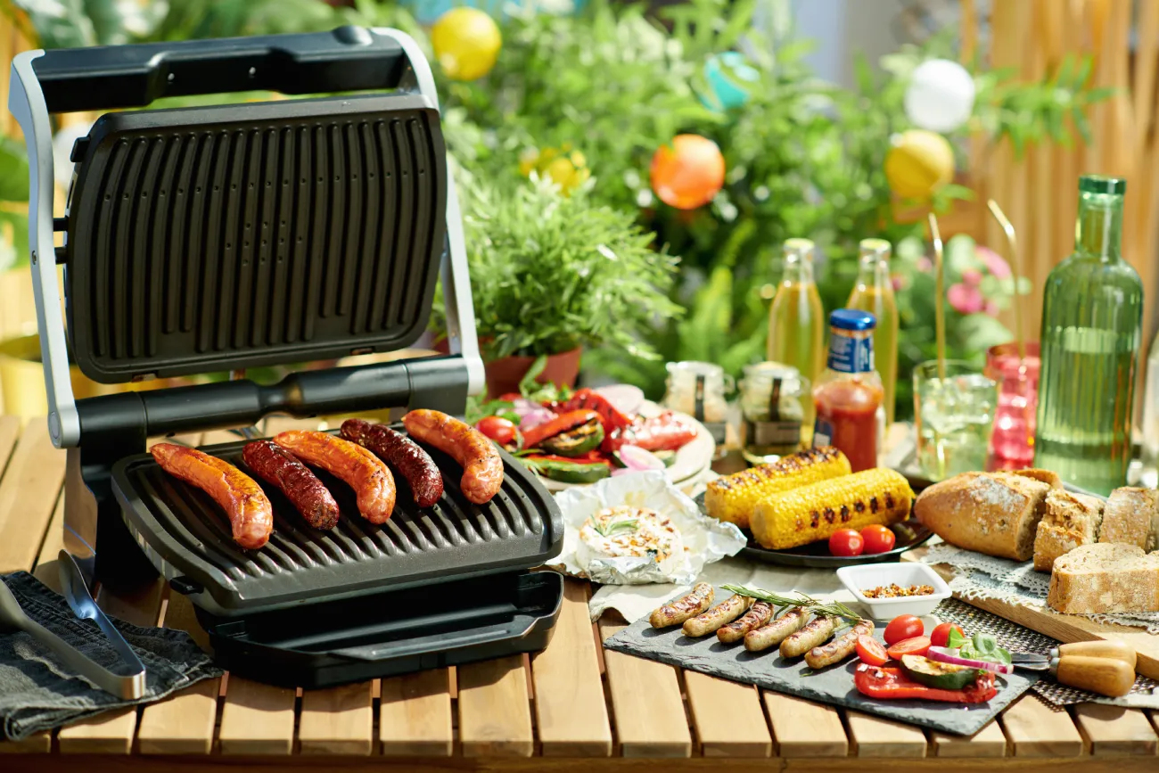 Elektricky gril s jidlem