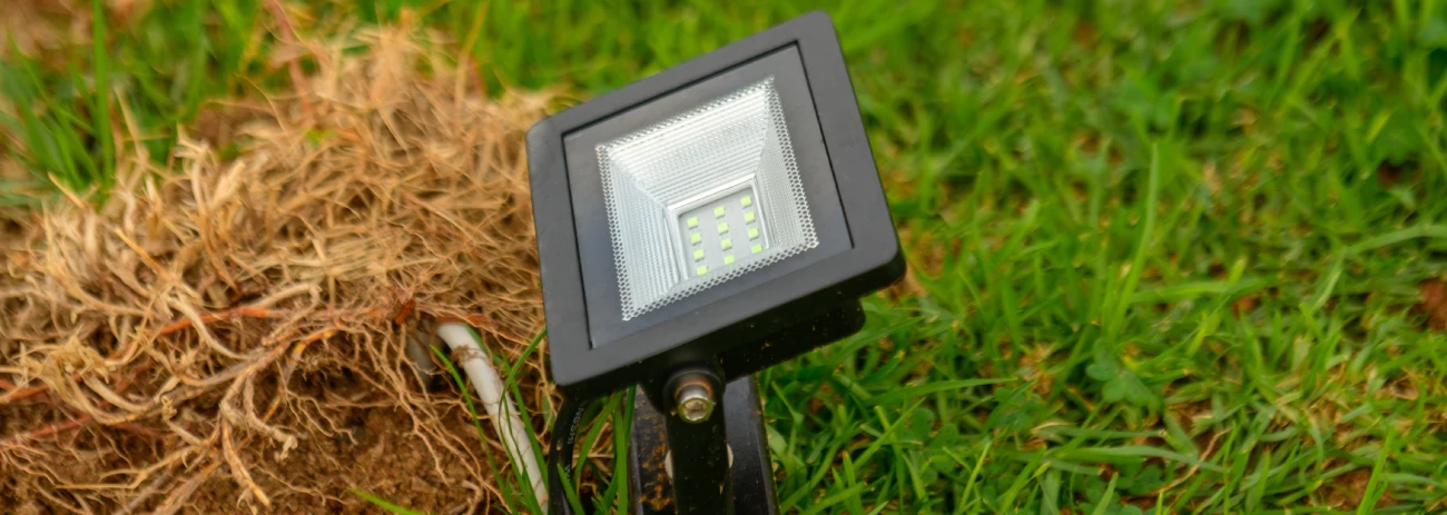 reflektor v zahrade