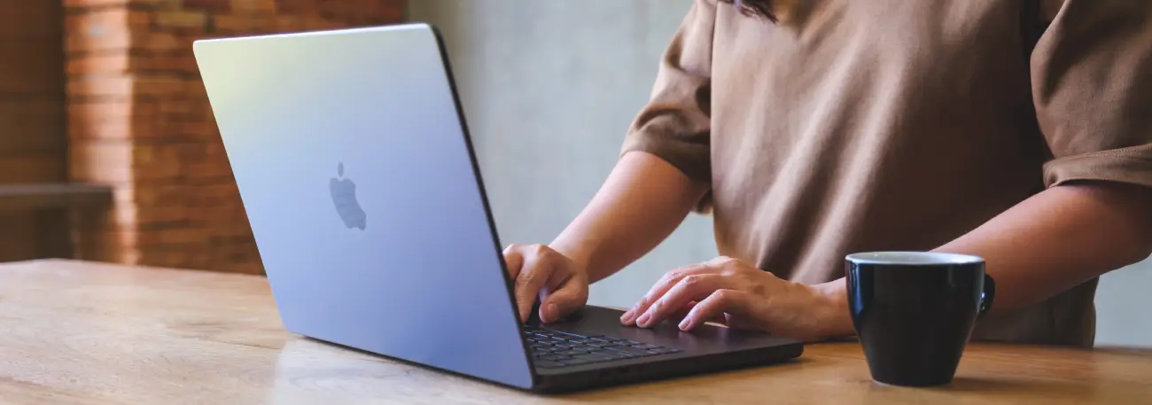 macbook pro m5 b.
