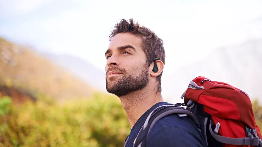 Outdoorová sluchátka na turistiku