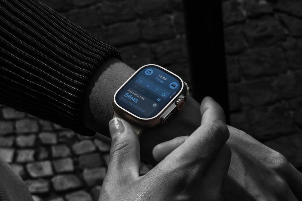 Apple Watch Ultra 4 na ruce